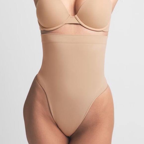 SKIMS Other - NWOT- Skims Sculpting High Waisted Thong Shapewear